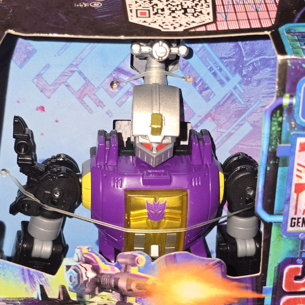 Takara Transformers Legacy Evolution Insecticon Bombshell - Purple and Black - Picture 4 of 4